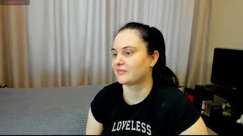 Julia online show from March 8, 2026, 12:09 pm