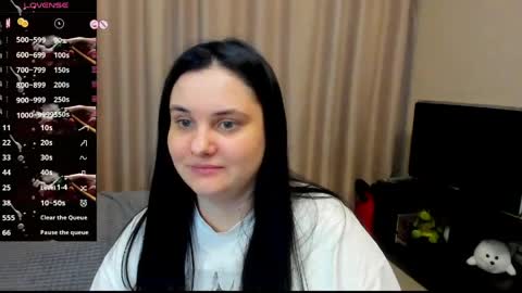 Julia online show from April 3, 2026, 6:17 pm