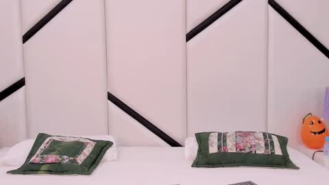 Alana online show from October 22, 2025, 11:43 am