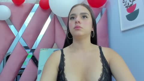 Alana Flores online show from February 3, 2025, 12:36 pm