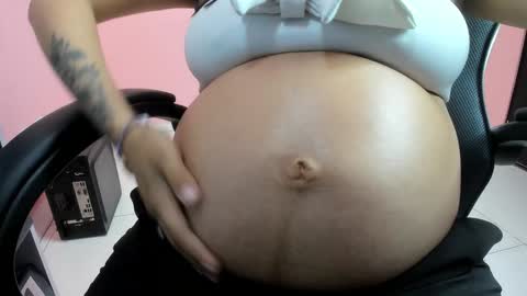 alanapetterson online show from February 8, 2025, 1:44 pm