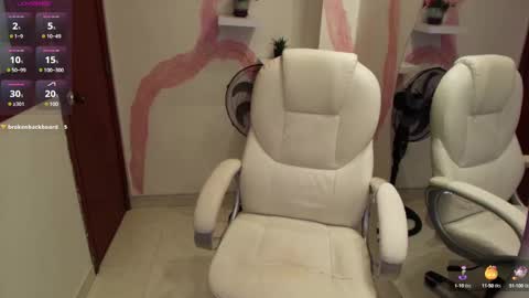 Snapshot of alanaryyderr chatting on January 22, 2025, 10:29 am Alana Ryder online show from January 22, 2025, 10:29 am
