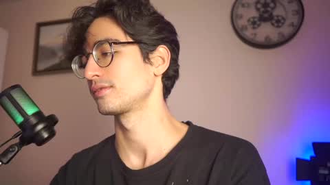 idenavarre online show from January 19, 2025, 10:39 pm