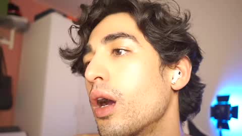 idenavarre online show from February 21, 2025, 12:05 am