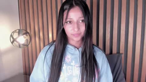 Snapshot of alanha_ chatting on January 15, 2025, 7:37 am alanha online show from January 15, 2025, 7:37 am