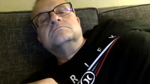 alankrieski1174 online show from October 15, 2025, 2:22 am