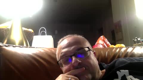 alankrieski1174 online show from November 5, 2025, 5:07 am