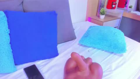 Snapshot of alanna_hank chatting on January 15, 2026, 1:43 am Alanna online show from January 15, 2026, 1:43 am