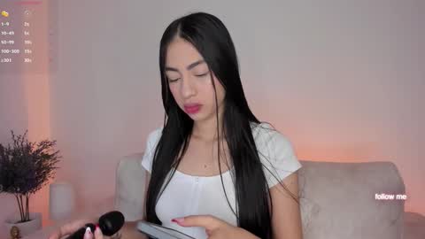 Snapshot of alannah__ chatting on October 25, 2025, 10:12 am online show from October 25, 2025, 10:12 am