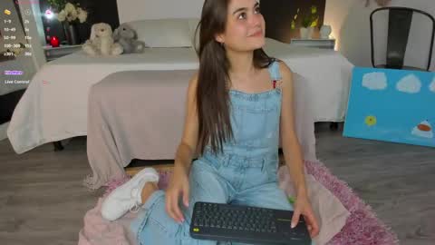 Alanna Cute Russell online show from May 20, 2026, 8:04 pm