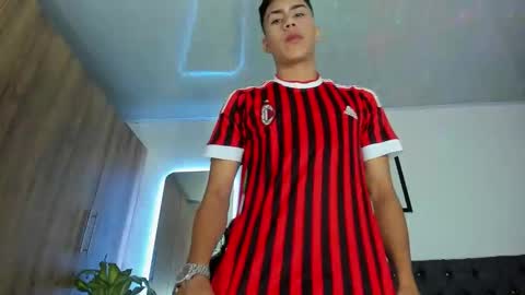 Snapshot of alannaughty_ chatting on November 29, 2025, 12:24 am alannaughty_ online show from November 29, 2025, 12:24 am