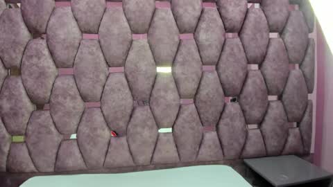 AlaSmith  online show from November 3, 2025, 1:19 am