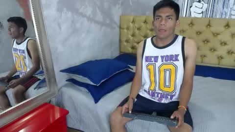 Snapshot of alasttor__ chatting on November 21, 2025, 1:54 pm Alasttor online show from November 21, 2025, 1:54 pm