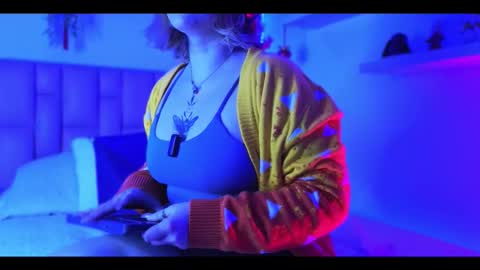 albaandthayron online show from November 13, 2025, 12:15 pm