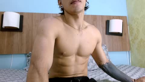 Snapshot of albertbernal69 chatting on January 5, 2025, 1:35 am Albert online show from January 5, 2025, 1:35 am