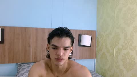 Snapshot of albertbernal69 chatting on January 21, 2025, 2:22 am Albert online show from January 21, 2025, 2:22 am