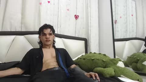 Snapshot of albertbernal69 chatting on March 9, 2025, 3:43 am Albert online show from March 9, 2025, 3:43 am