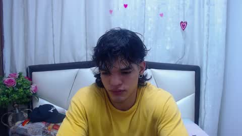 Snapshot of albertbernal69 chatting on March 11, 2025, 2:32 am Albert online show from March 11, 2025, 2:32 am
