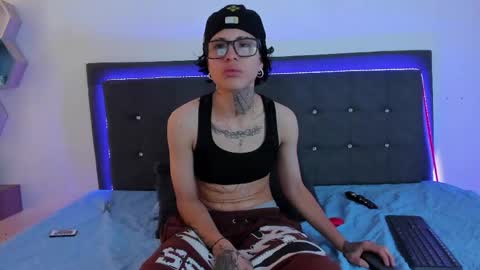 Snapshot of ale_cruzz chatting on February 28, 2026, 6:20 pm ale_cruzz online show from February 28, 2026, 6:20 pm