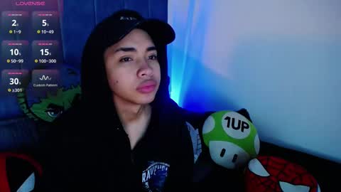 Snapshot of aleclightwood_ chatting on January 9, 2025, 12:52 pm Alec online show from January 9, 2025, 12:52 pm