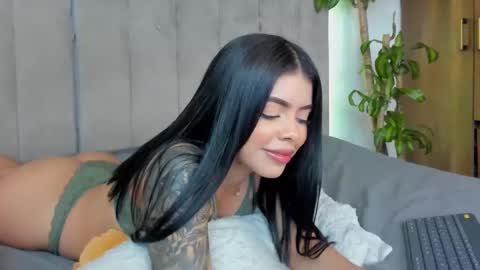 Snapshot of alegra_brown chatting on October 23, 2025, 3:22 pm Alegra Brown online show from October 23, 2025, 3:22 pm