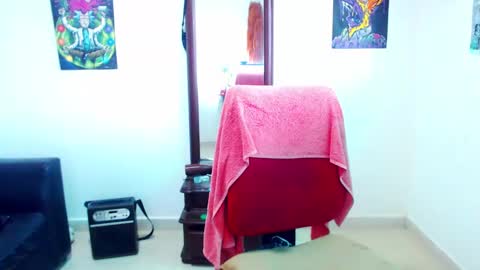 aleja online show from October 29, 2025, 6:53 pm