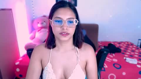 Aleja Harker  online show from October 27, 2025, 2:04 am