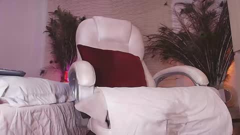 Snapshot of alejalatinhot chatting on March 10, 2025, 6:05 am Alejandra online show from March 10, 2025, 6:05 am