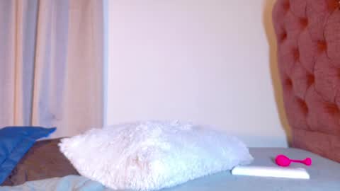 alejandra_dunn1 online show from May 15, 2026, 11:01 pm