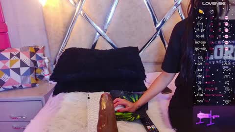Snapshot of alejandra_martinss chatting on March 5, 2025, 8:00 pm alejandra martins online show from March 5, 2025, 8:00 pm