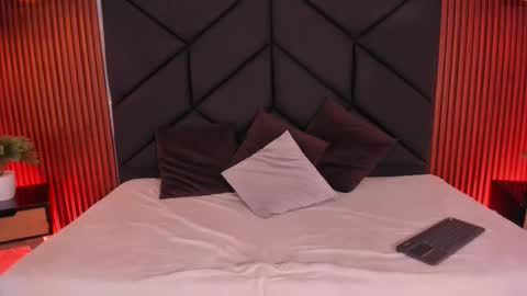 Snapshot of alejandra_vives chatting on November 10, 2025, 8:52 pm Aleja online show from November 10, 2025, 8:52 pm