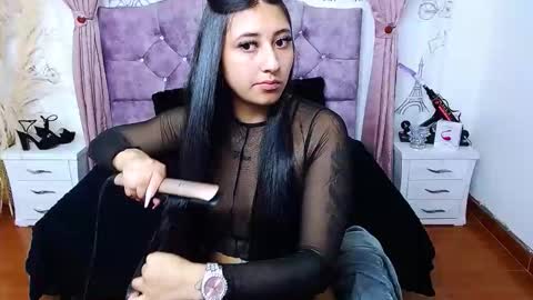 ALEJANDRA online show from October 24, 2025, 3:52 pm