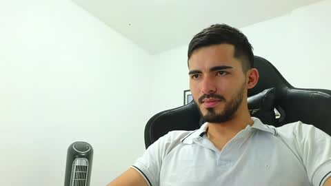 Snapshot of alejandroo_7 chatting on December 22, 2024, 4:06 am alejandroo_7 online show from December 22, 2024, 4:06 am