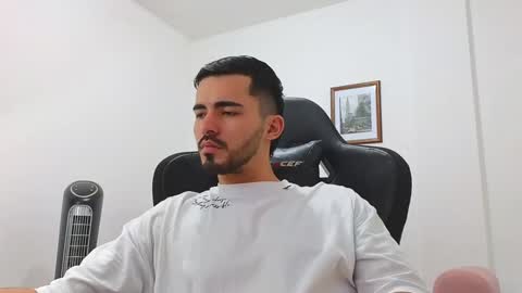 Snapshot of alejandroo_7 chatting on January 7, 2025, 8:52 pm alejandroo_7 online show from January 7, 2025, 8:52 pm