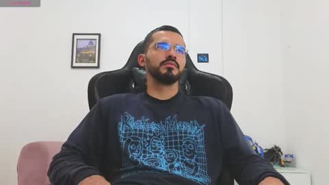 alejandroo_7 online show from January 17, 2026, 7:06 pm