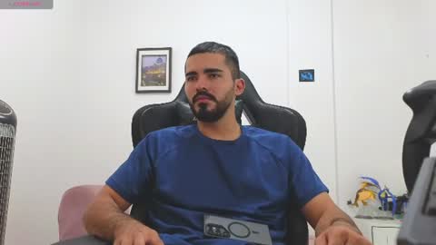 alejandroo_7 online show from June 11, 2026, 8:51 pm