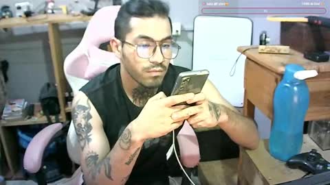 Snapshot of alejandropppzz chatting on January 27, 2025, 12:54 am alejandropppzz online show from January 27, 2025, 12:54 am
