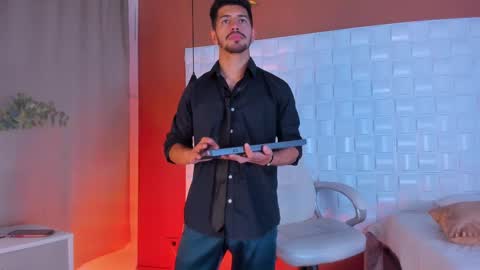 Snapshot of alejandrostorm chatting on March 8, 2025, 8:57 pm Alejo online show from March 8, 2025, 8:57 pm