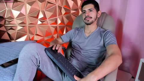 Alejo  online show from April 22, 2026, 2:58 am