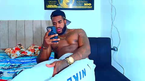 alejo_21cm online show from January 16, 2026, 4:38 am