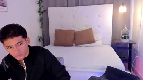 Snapshot of alejo_exotic chatting on May 28, 2026, 12:24 pm alejo_exotic online show from May 28, 2026, 12:24 pm