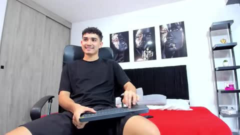 alejo_gray1 online show from February 9, 2026, 9:08 pm