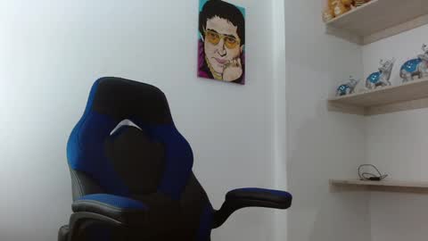Snapshot of alejo_hot23 chatting on December 23, 2024, 12:46 am David online show from December 23, 2024, 12:46 am