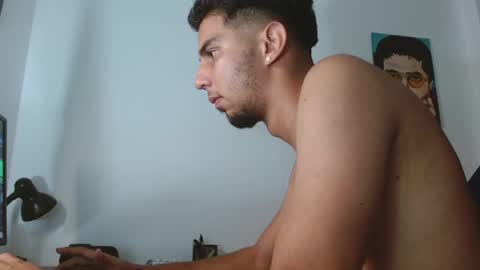 Snapshot of alejo_hot23 chatting on February 9, 2025, 3:00 am David online show from February 9, 2025, 3:00 am