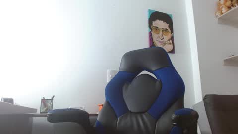 Snapshot of alejo_hot23 chatting on February 24, 2025, 2:51 am David online show from February 24, 2025, 2:51 am