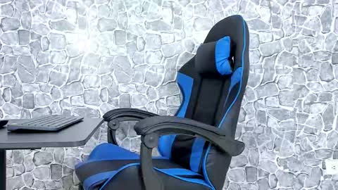 alejo peverell online show from December 17, 2025, 7:31 pm