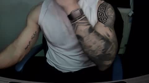 alejoduarte16 online show from November 17, 2025, 5:52 pm