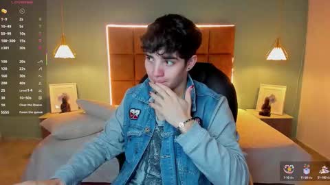 ALejoo Saenz online show from October 7, 2025, 2:53 am