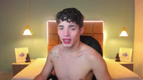 ALejoo Saenz online show from December 17, 2025, 11:55 pm