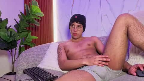 Snapshot of alejostonevg chatting on February 17, 2026, 7:31 pm Alejo online show from February 17, 2026, 7:31 pm